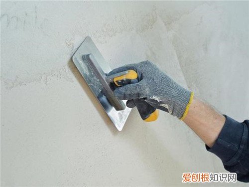 粘粉和腻子粉区别是什么