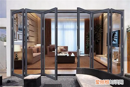 无下轨折叠门怎么样，无下轨折叠门安装视频