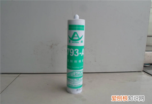 玻璃胶六小时能沾水吗，玻璃胶2小时能沾水吗