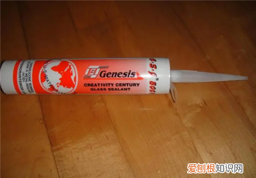 玻璃胶六小时能沾水吗，玻璃胶2小时能沾水吗