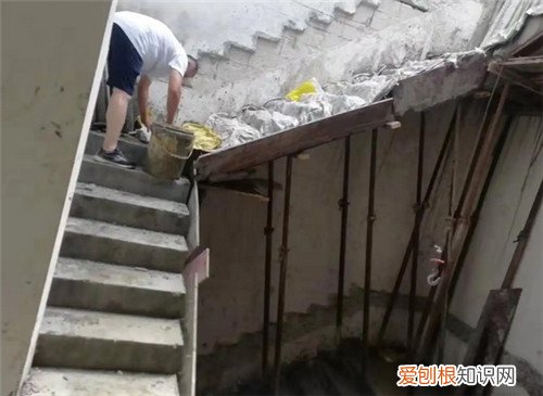 现浇钢筋混凝土楼梯的结构形式有哪些，现浇钢筋混凝土楼梯的类型