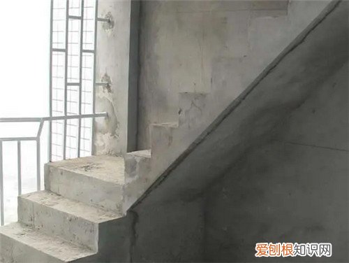 现浇钢筋混凝土楼梯的结构形式有哪些，现浇钢筋混凝土楼梯的类型
