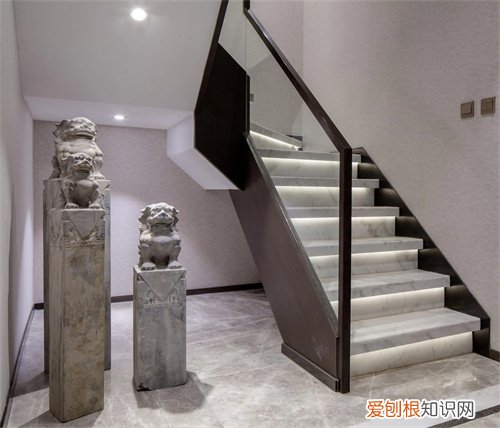 楼梯高度多少合适,楼梯高度多少合适呢