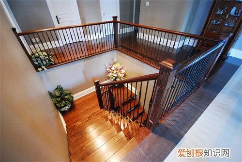 楼梯高度多少合适,楼梯高度多少合适呢