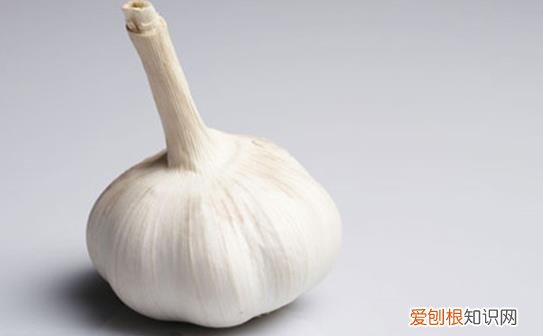 脸上痘痘多影响个人颜值 14个偏方轻松甩掉痘痘