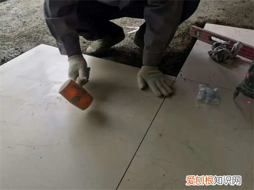 地砖空鼓寿命在几年，瓷砖空鼓几年会掉