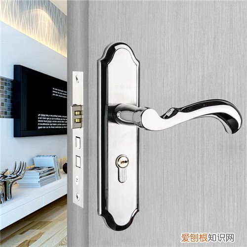 铝合金门锁坏了怎么换锁，铝合金门锁坏了怎么换锁芯视频