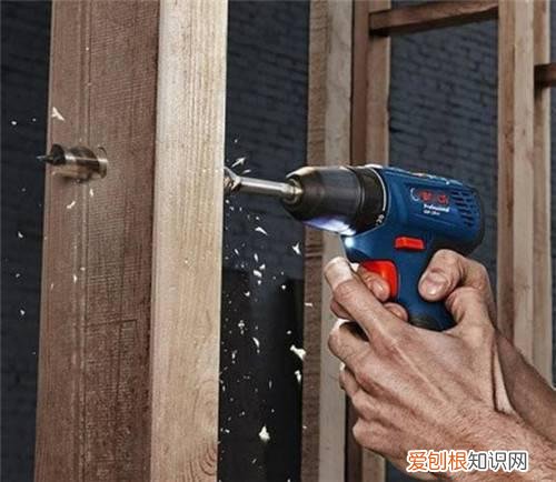 楼上装修电钻没完没了可以报警吗，装修用电钻可以报警吗