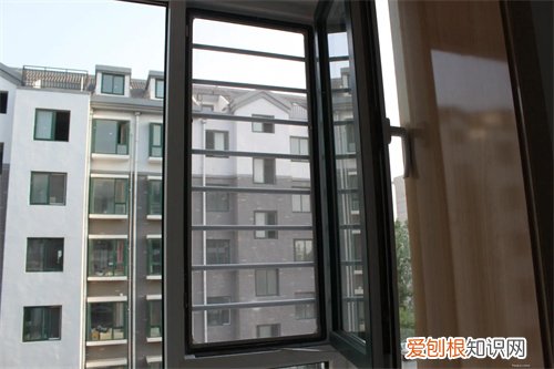 几楼以上不需要装纱窗，几楼以上可以不装纱窗