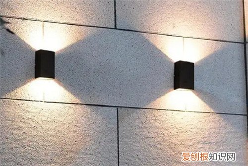 为什么现在不装壁灯了,电视墙有壁灯还装不装射灯
