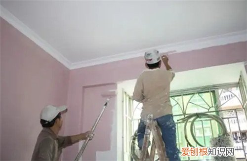 房子一边住人一边刷墙可以吗,刚刷了墙的房子能住人吗?