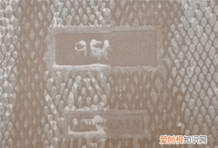 假瓷砖背面会有logo吗，瓷砖没有logo是不是假的