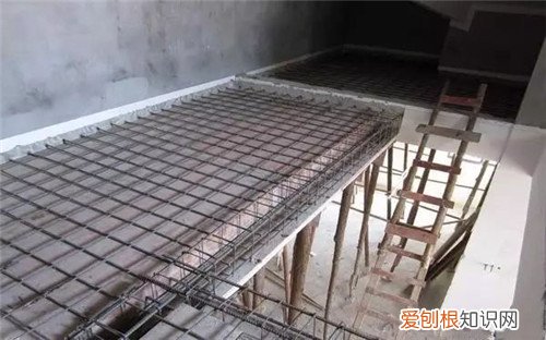 12厚现浇楼板如何配筋，楼层现浇板配筋