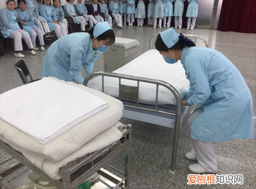 暂空床的铺法是什么，暂空床铺床法