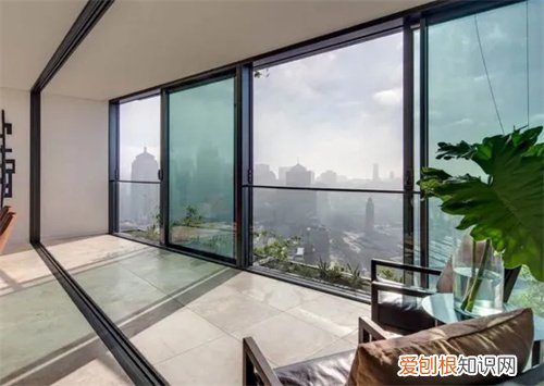 高层阳台怎么封好看又实用，高层如何封阳台