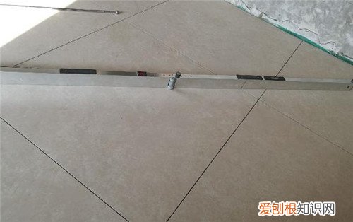 瓷砖不平整1到2毫米正常吗，瓷砖大小差1到2毫米正常吗