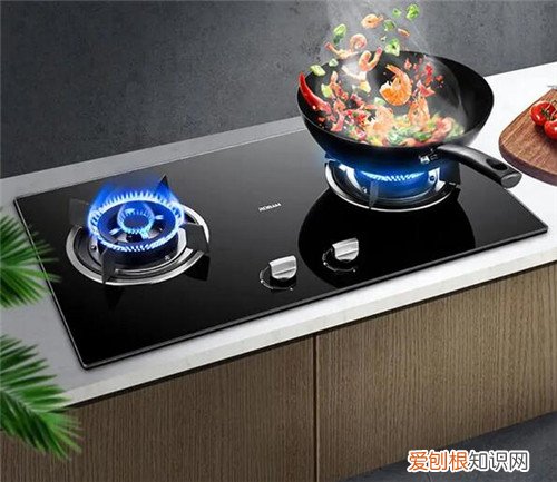 煤气灶和天然气灶可以通用吗，天然气灶与煤气灶能通用吗