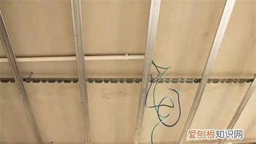 老式长条形吊顶怎么拆，老式长条形吊顶怎么拆吊顶拆一面可以拆不