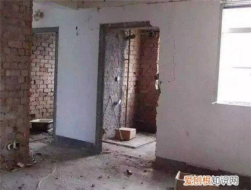 承重墙能打孔吗，承重墙能打孔吗接下水管吗