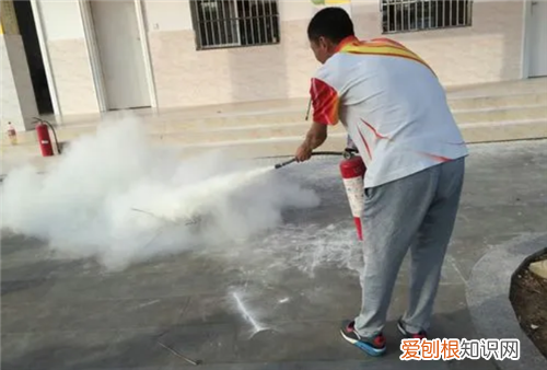 干粉灭火器多久检查一次,干粉灭火器多久检查一次外观