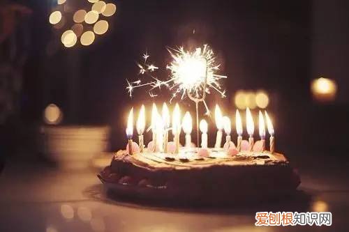 女朋友生日适合发朋友圈的话 女朋友生日朋友圈怎么发