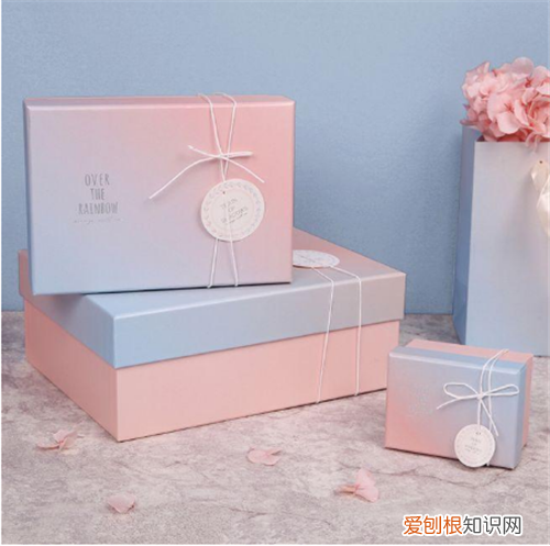 摩羯座女生喜欢什么样的礼物 摩羯座男喜欢你的暗号