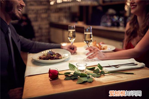 怎么才能让女生主动找你聊天 如何拉近和妹子的距离