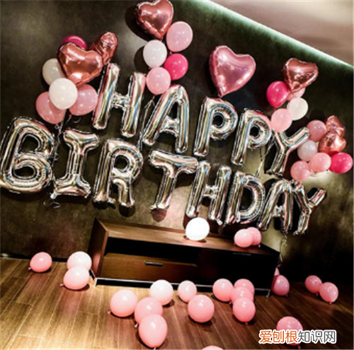 女朋友生日送什么东西比较有意义 送女友花多少朵适合