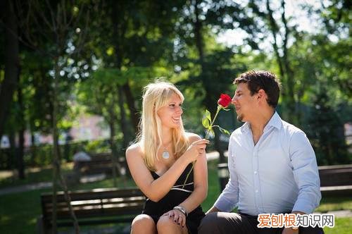 如何哄男朋友不生气 怎么安慰生气的男朋友