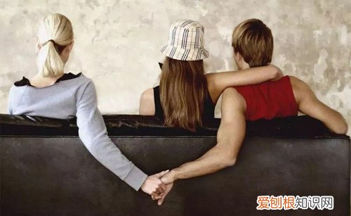 男人没放下小三的表现有哪些 小三主动退出不纠缠男人心情