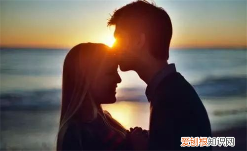 狮子座喜欢一个人的表现 如何判断狮子座喜欢你