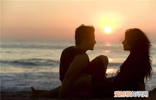 巨蟹男喜欢一个人的表现 看看你身边有没有