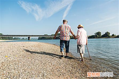 感谢外公外婆的话简短 给老人买什么礼物好