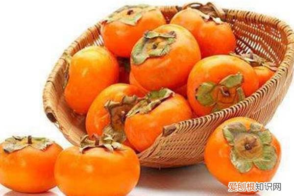 柿子用酒精脱涩的方法 柿子发涩麻嘴巴,往皮上抹点“酒”,放3天,拿出来香甜可口!