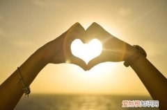 结婚纪念日发朋友圈的句子 结婚周年怎么发朋友圈