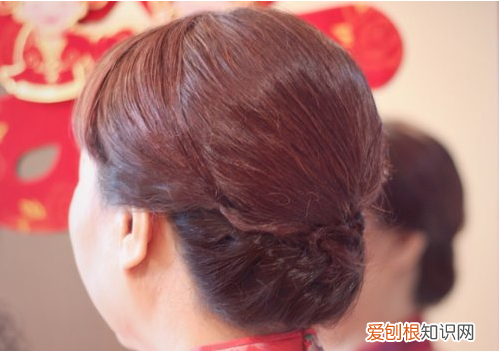 妈妈婚宴气质盘发发型 儿子结婚妈妈穿什么衣服