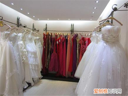 婚纱店可以租西服吗 婚纱店租衣物要注意什么