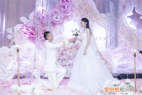 适合新郎出场的音乐 新人敬茶流程是什么