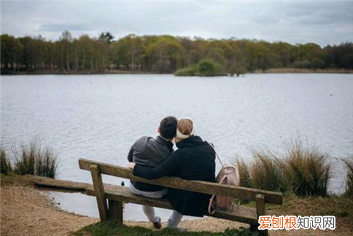 给一对恋人的祝福语 情侣之间如何相处