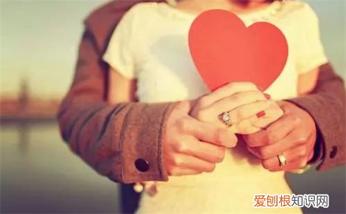 给一对恋人的祝福语 情侣之间如何相处