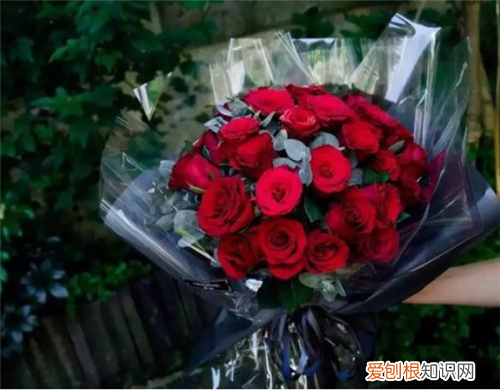 结婚纪念日感言心酸 结婚纪念日送什么花