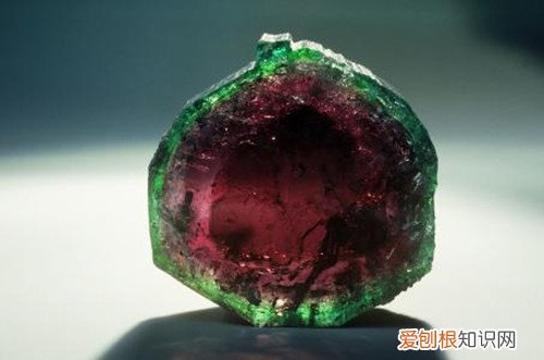 女生佩戴西瓜碧玺的禁忌佩戴碧玺有什么好处