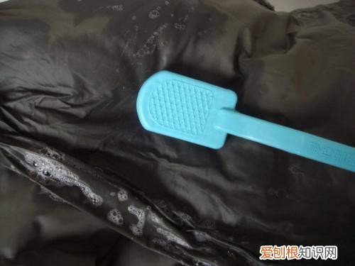 在家怎么洗羽绒服清洗羽绒服的5个小技巧