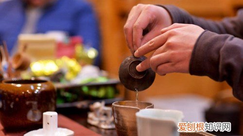 泡茶杯子用什么最好 哪些杯子不能用