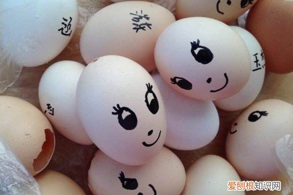 鸡蛋壳可以给花当肥料吗 用“鸡蛋壳”施肥更好？花盆里扔一点，花开得呼呼的！