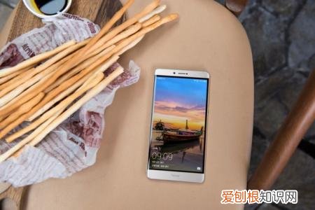 手机屏幕材质有哪些 不同材质屏幕竟有如此大的差别