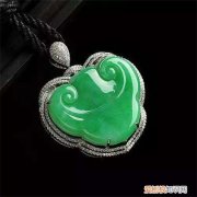 翡翠如意的寓意是什么 不同人群佩戴翡翠如意的好处