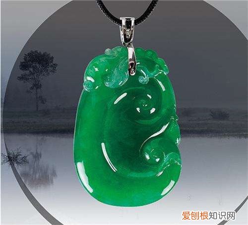 翡翠如意的寓意是什么 不同人群佩戴翡翠如意的好处