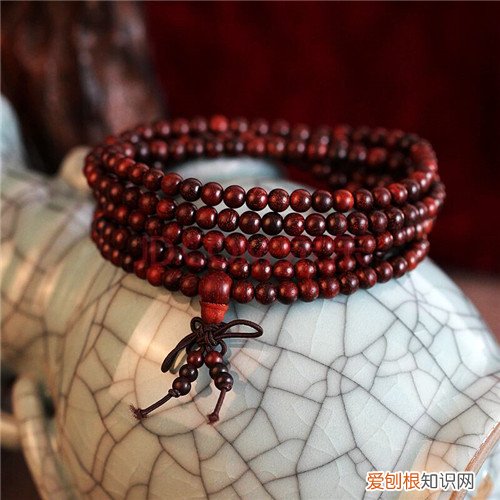 佩戴小叶紫檀手链的好处 小叶紫檀手链的正确戴法