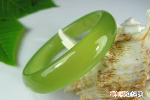 岫玉如何鉴别好坏 岫玉保养要注意哪些